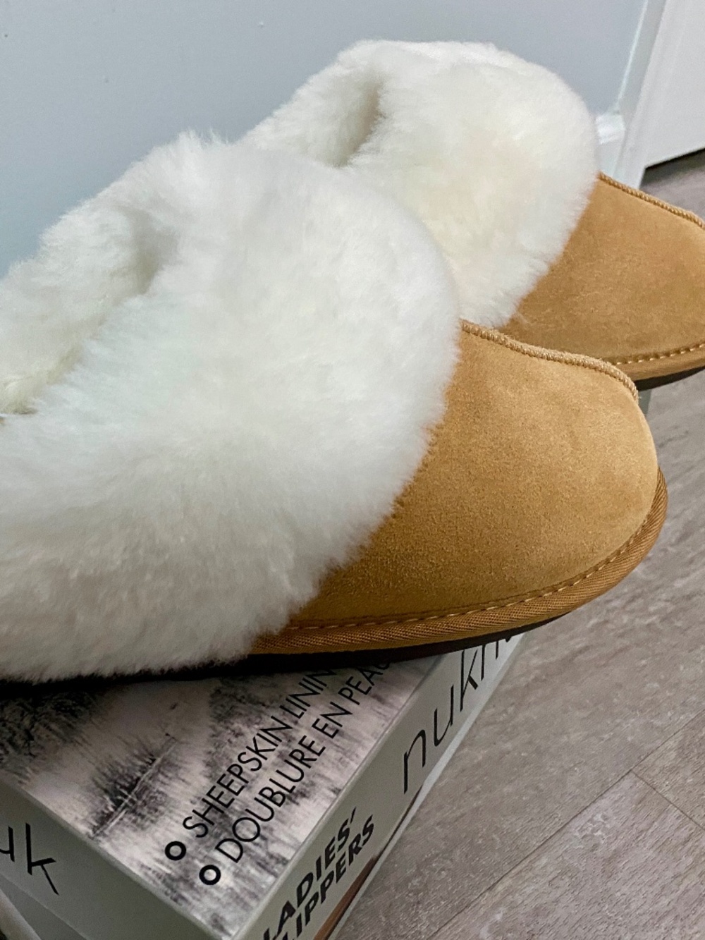 Ladies Nuknuuk Slippers Size 11 Suede Sheepskin NEW with Tags & Box